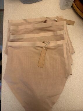 SKIMS High waist tummy control thongs-BRAND NEW